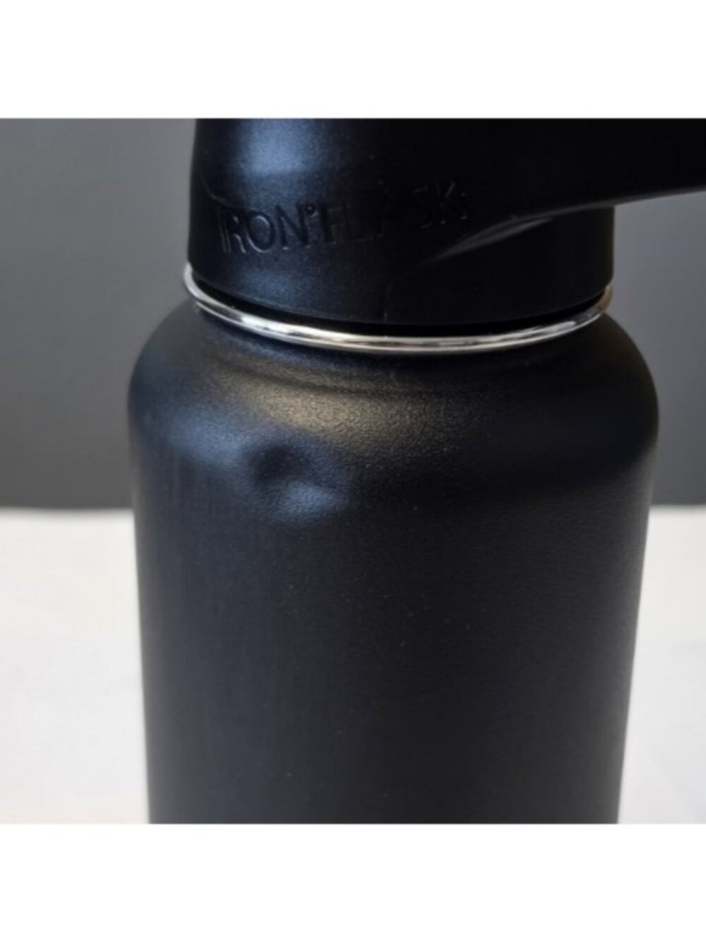 Hydro Flask Growler With Lid & Clear Rubber Boot 32oz Black Insulated - Picture 8 of 9